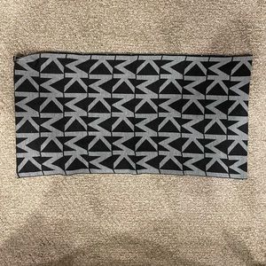 Michael Khors Infinity Scarf NEW